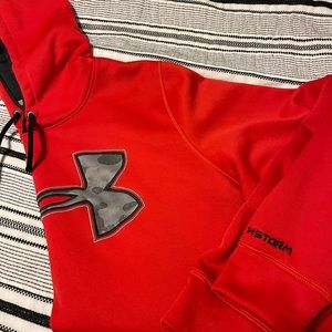 Under Armour Men’s hoodie size large